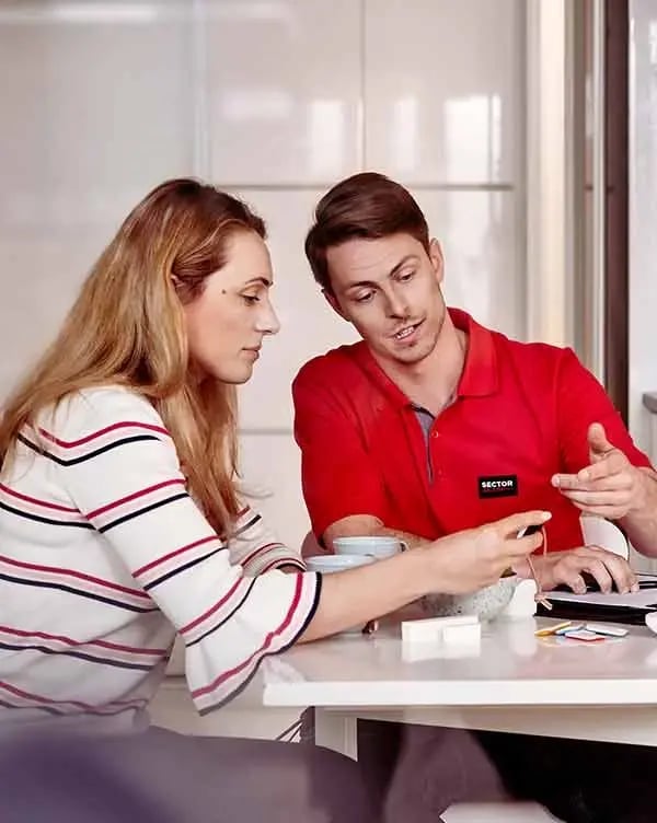 hero-safety-expert-with-client-mobile